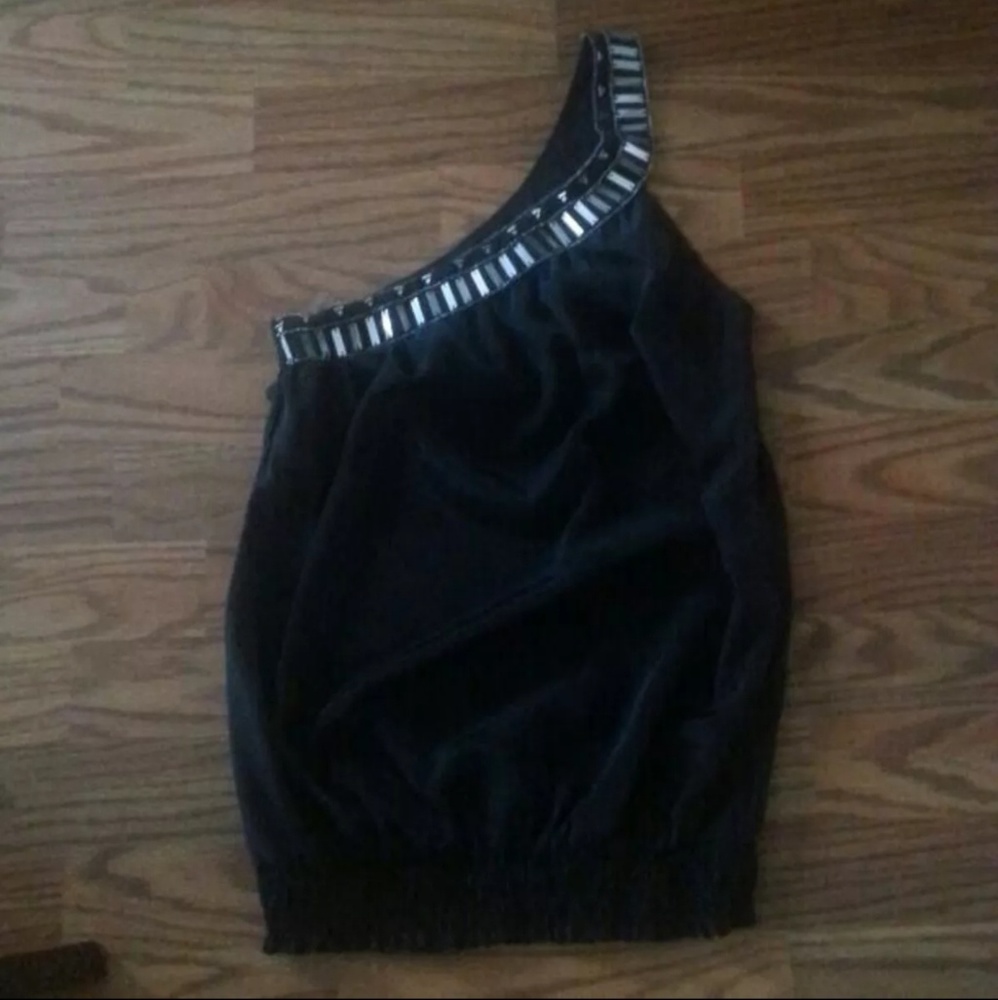 One strap shirt